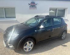 Dacia Sandero Stepway Blue dCi 95 à Saint-Avaugourd-des-Landes