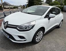 Renault Clio 4 Business dCi 75 à Quelaines-Saint-Gault