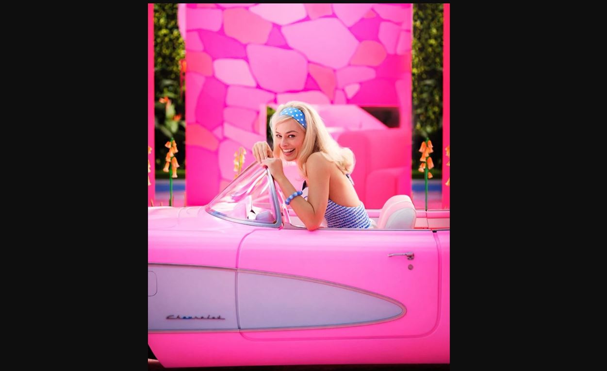 La Chevrolet de Barbie | Copyright 2022 Warner Bros. Entertainment Inc. All Rights Reserved. / Jaap Buitendijk