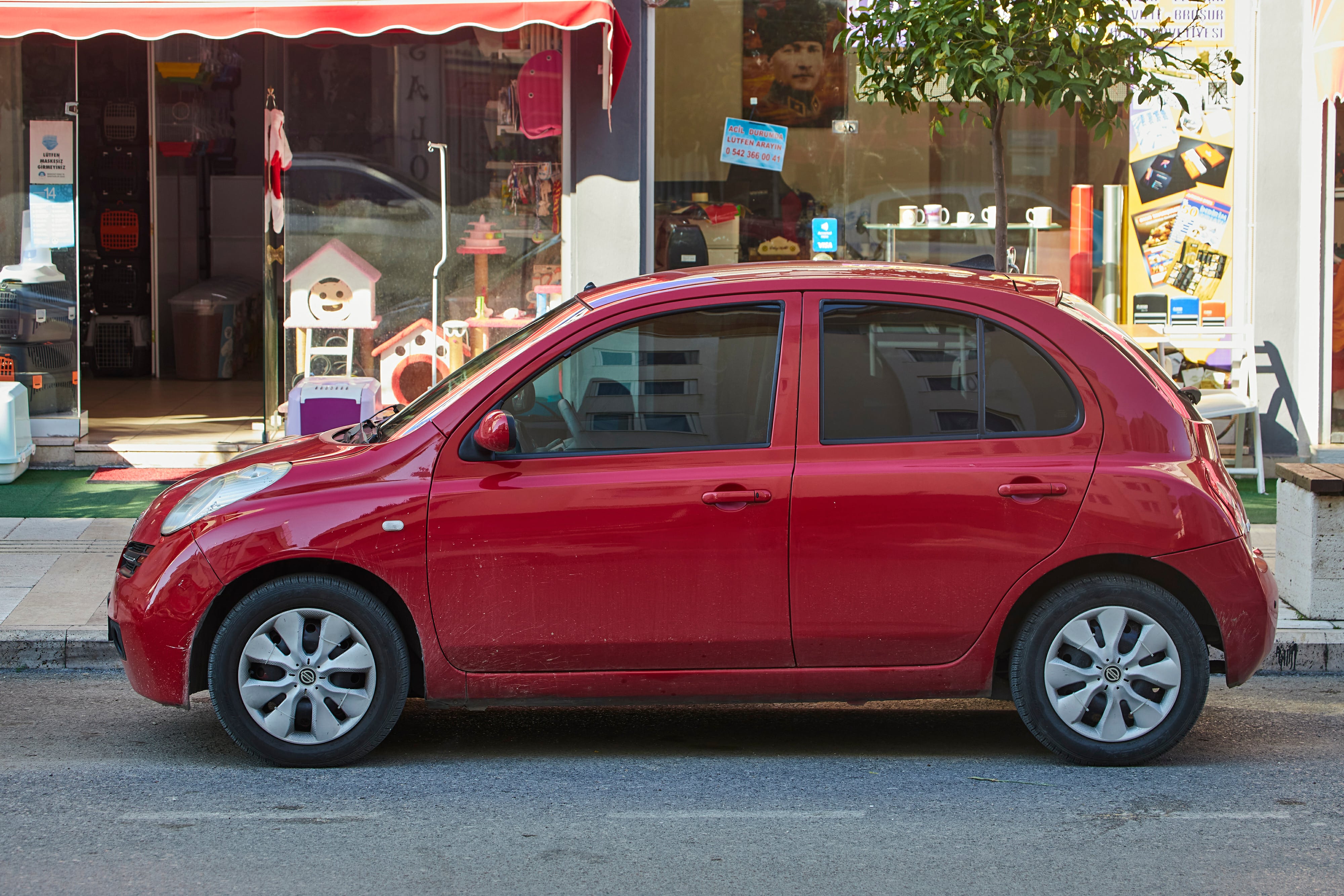 La citadine et plus précisément la voiture à hayon est le type de voiture le plus populaire en France