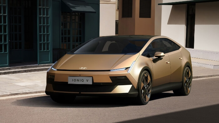Extérieur de la Hyundai Ioniq V, berline électrique fastback de 4,90 m commercialisée en Chine