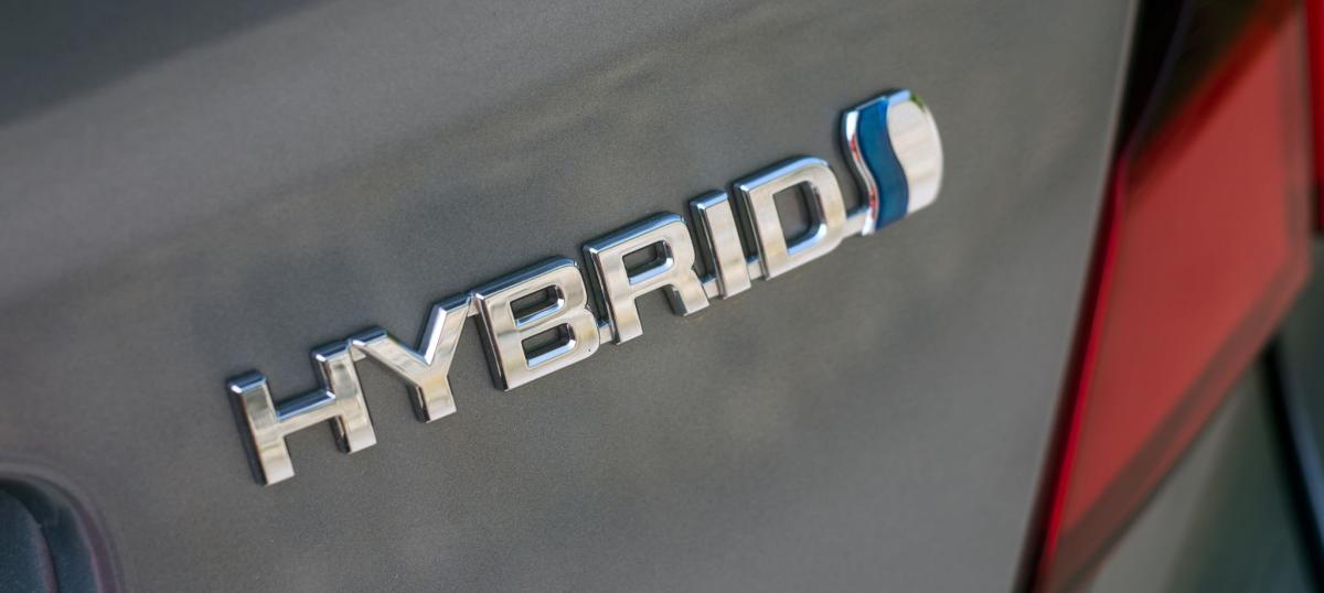 Une voiture hybride