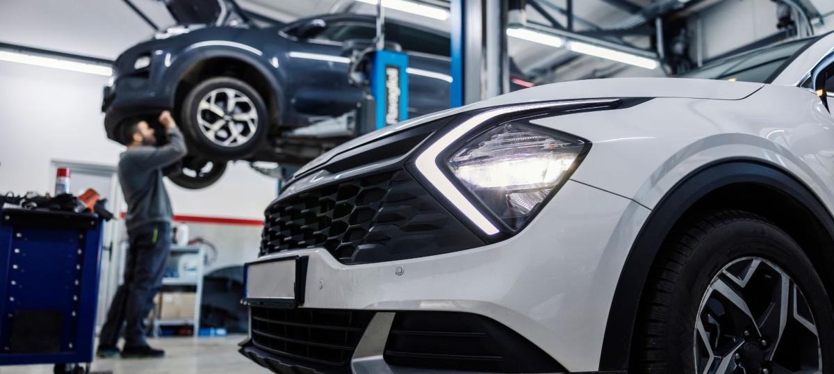 Une voiture d'occasion en reconditionnement
