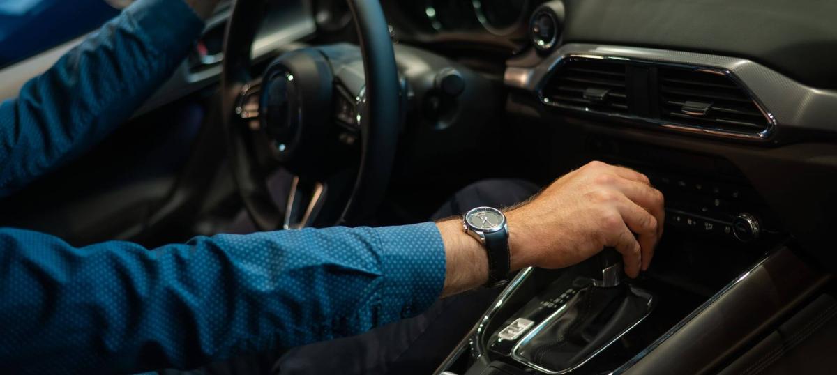 Une voiture à boîte automatique