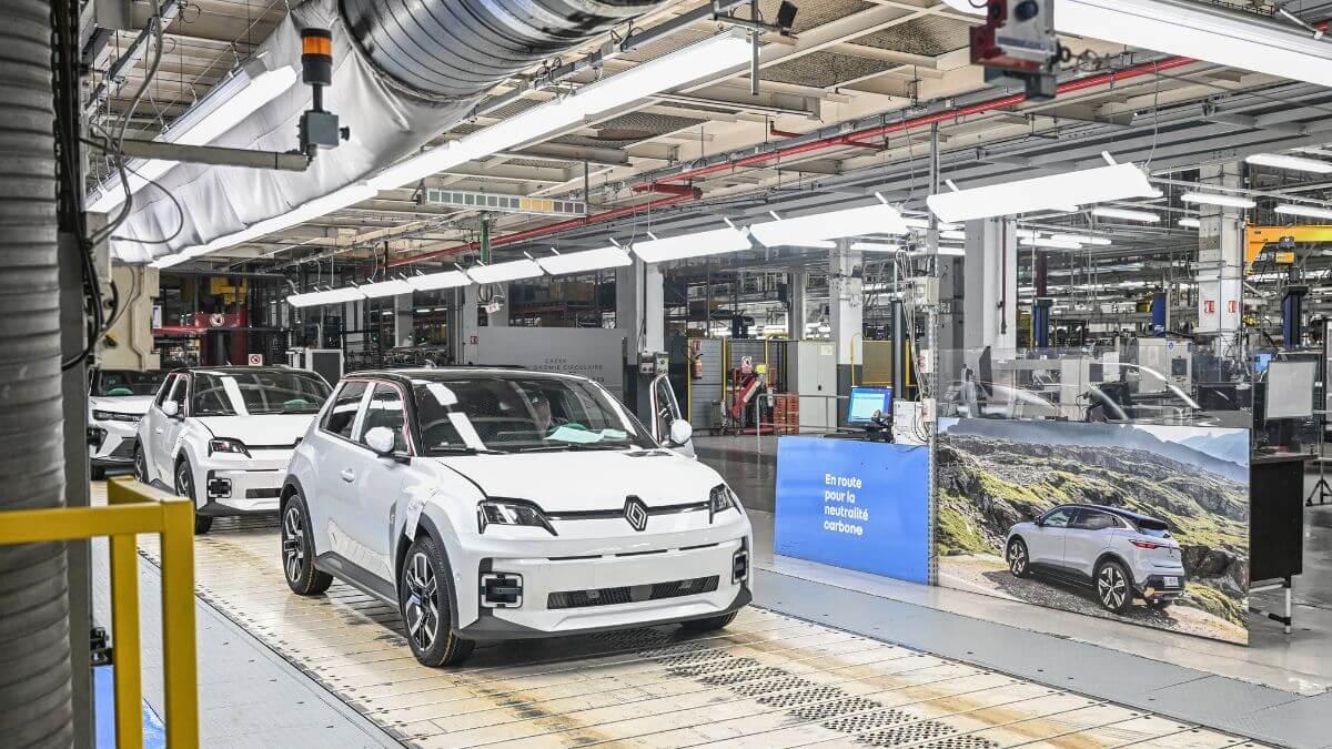 Licenciement d'ingénieurs chez Renault