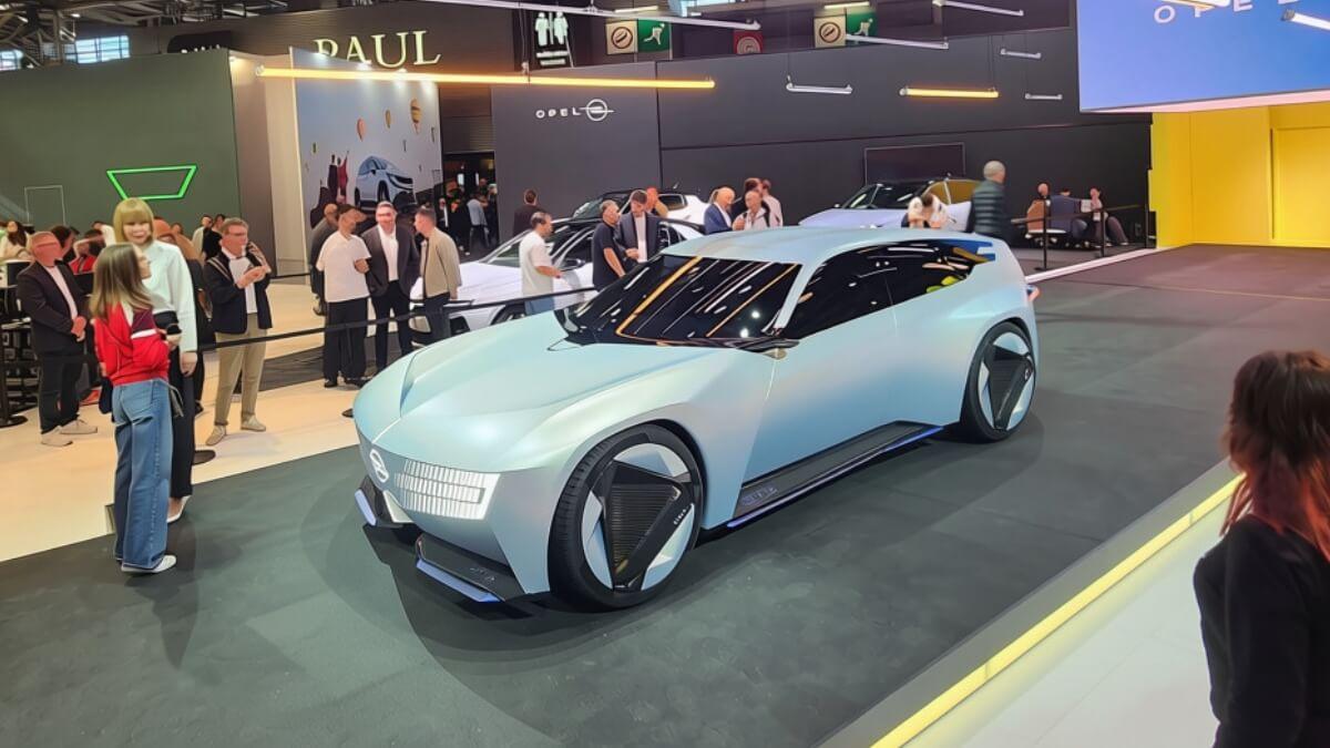 Opel expose le STX Concept au Mondial de l'Auto 2026