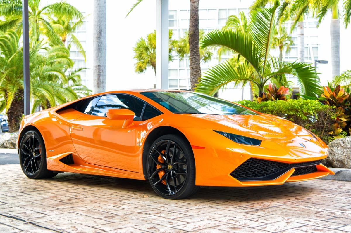 Garer sa voiture dans son salon à Miami