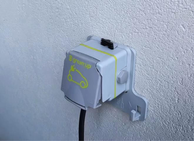 prise renforcée -  recharger voiture électrique à la maison
