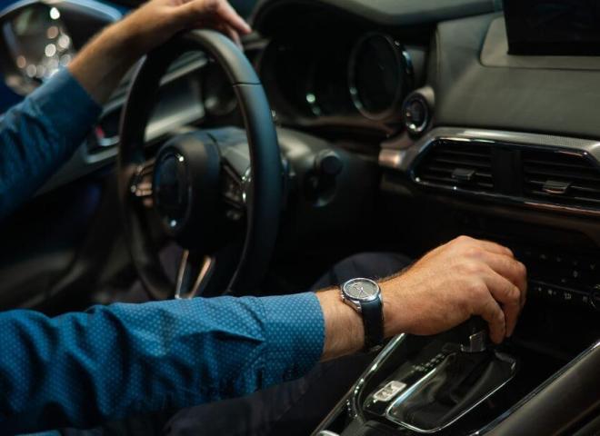 Une voiture à boîte automatique