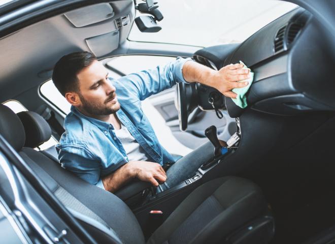 Nettoyage et désinfection des 11 points de contact du véhicule et des clés à la livraison Nettoyage et désinfection des 11 points de contact du véhicule et des clés à la livraison