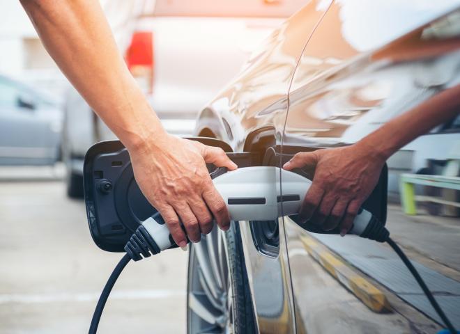 Ce qu'il faut vérifier pour l'achat de voitures électriques et hybrides