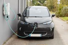Comment recharger une voiture électrique à la maison