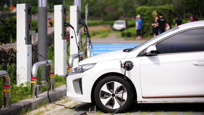 Comment recharger une voiture électrique à une borne