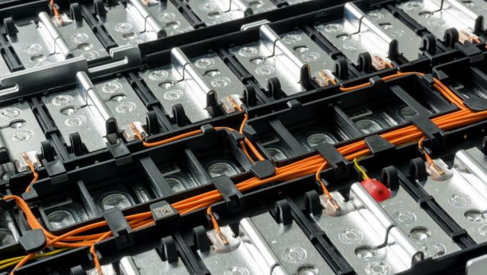 Des batteries lithium-ion dans une plateforme de voiture
