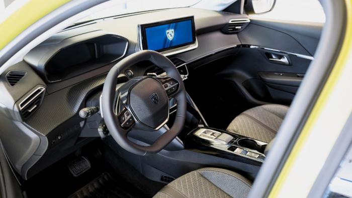 Peugeot 208 prête pour un leasing