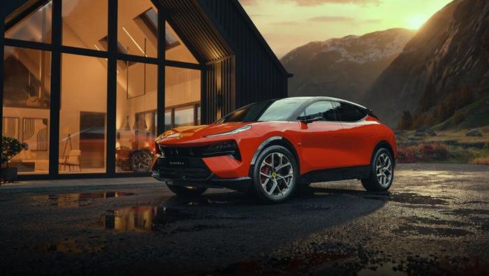 La Lotus Eletre X hybride en rouge