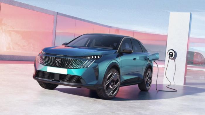 Une Peugeot 3008 en charge et éligible à la prime CEE