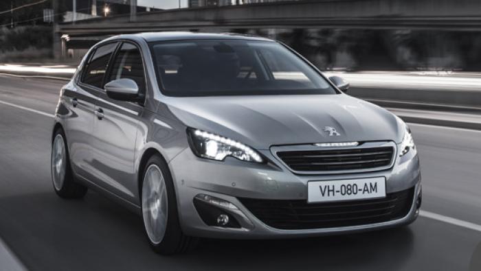 La nouvelle Peugeot 308 s’élance sans complexe