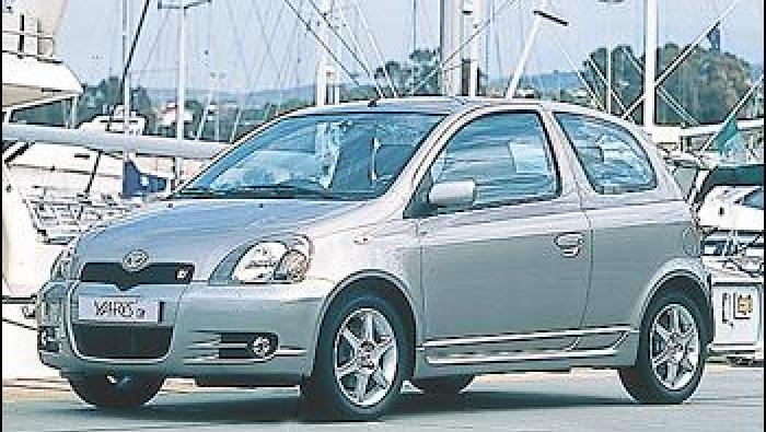 Yaris TS paru en 2001