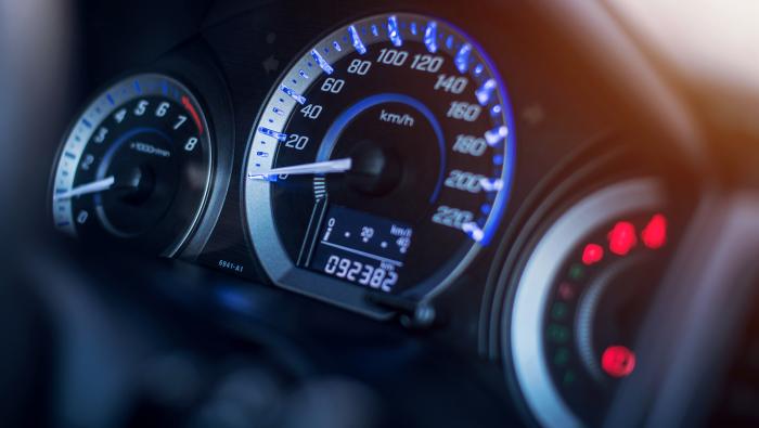 Un compteur de voiture d'occasion trafiqué