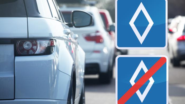 Le panneau de signalisation de voie de covoiturage