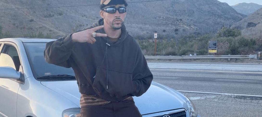Bad Bunny et sa Toyota Corolla