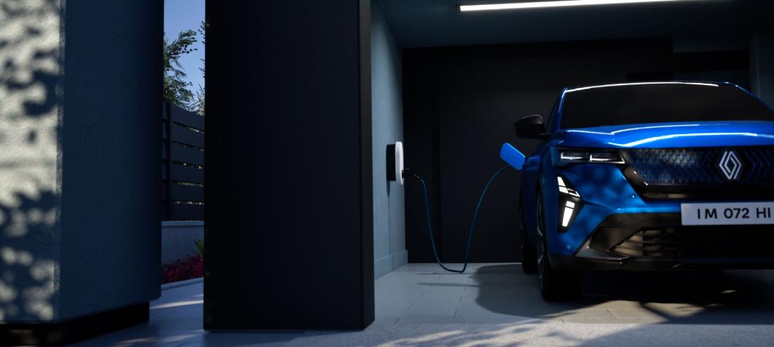 Un Renault Austral avec une motorisation électrique en charge