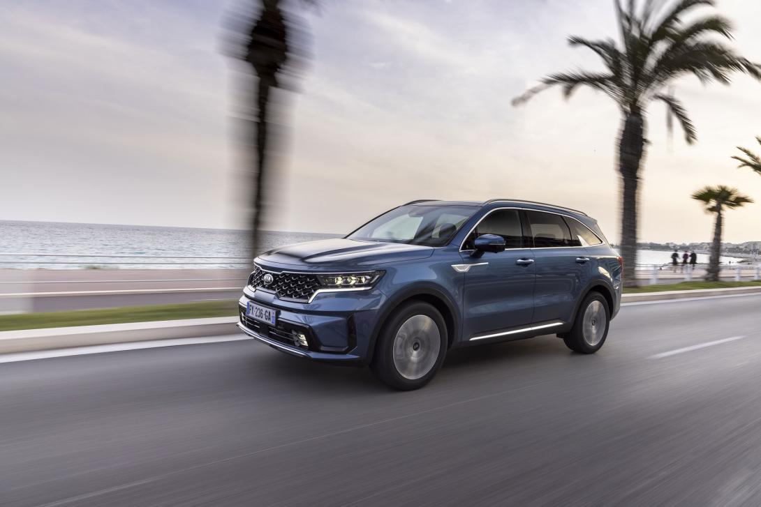 Le Kia Sorento hybride rechargeable cache bien son jeu