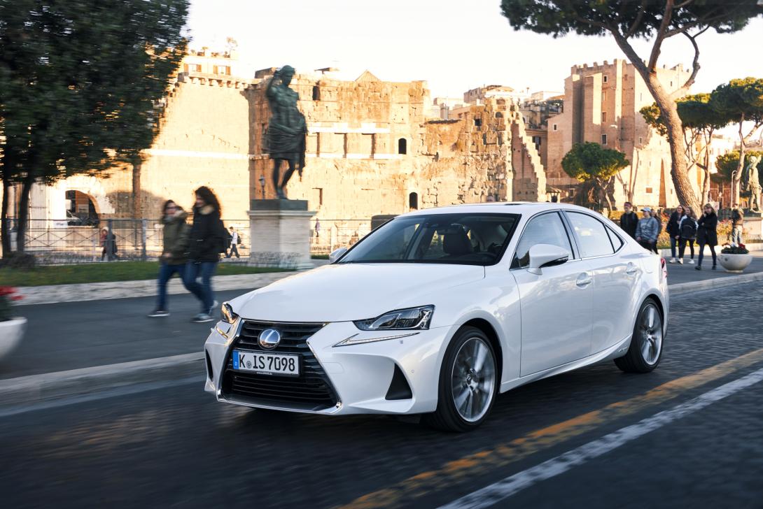 Essai Lexus IS 300h