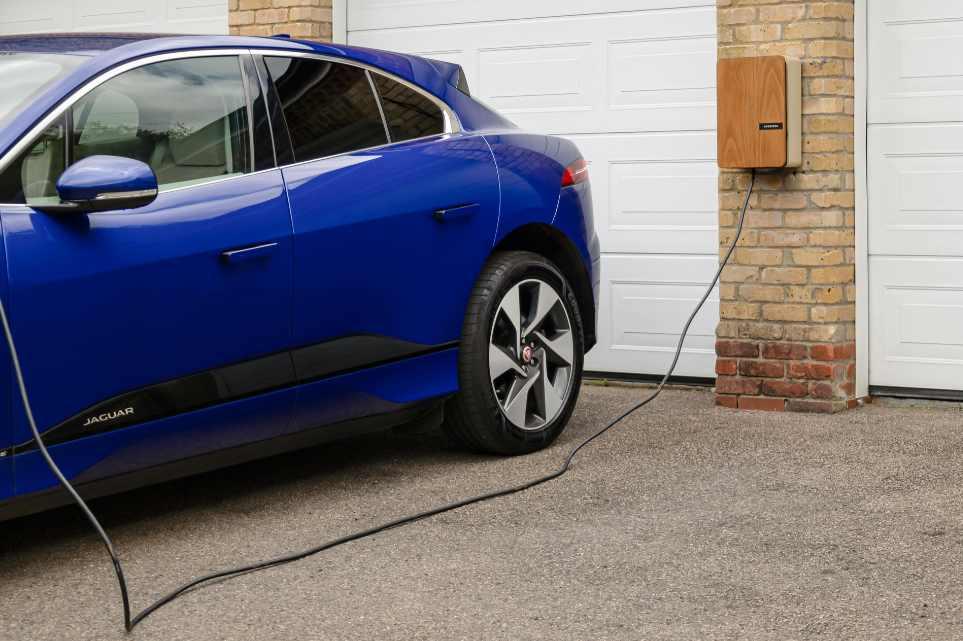 Une borne de recharge pour un véhicule électrique