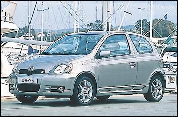 Yaris TS paru en 2001